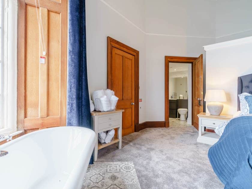 Master bedroom | Whittle Dene Reservoir House, Stamfordham, near Newcastle-upon-Tyne