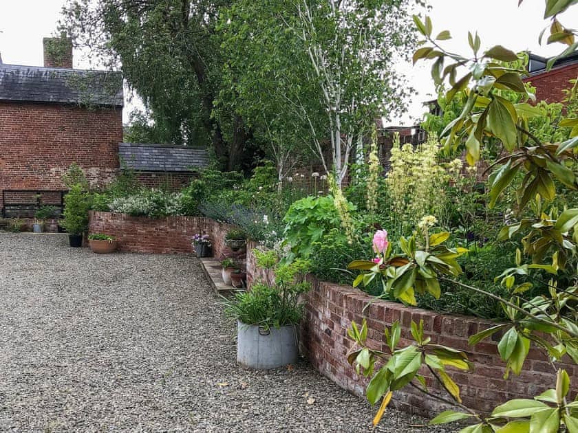 Garden and grounds | The Coach House, Wisteria Loft - Berrington House, Tenbury Wells