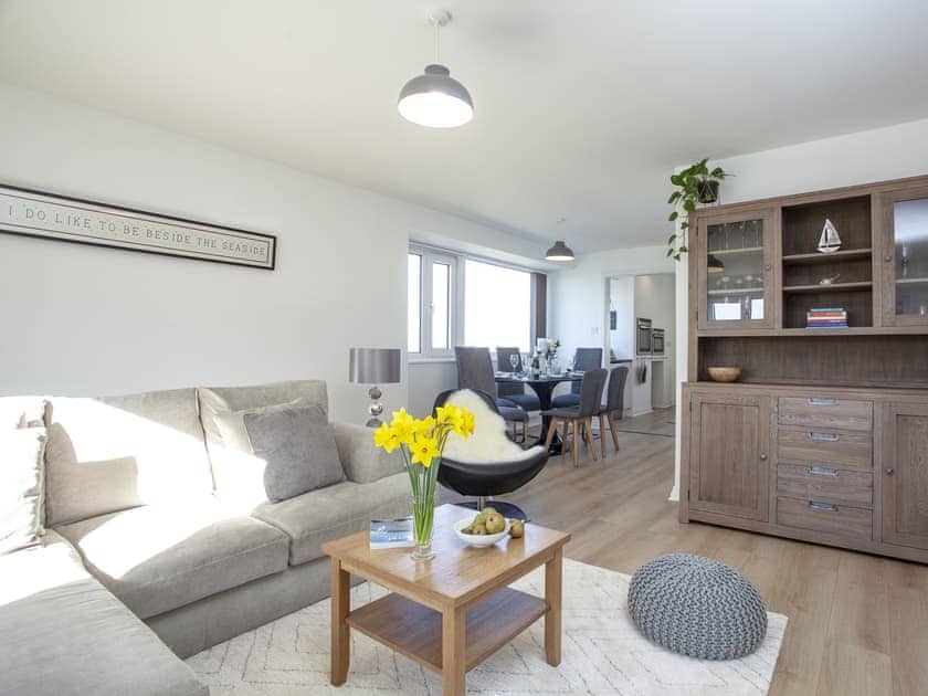 Living area | Dolphin Heights, Torquay