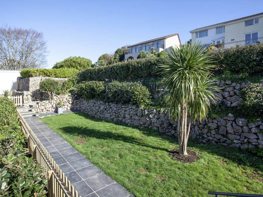 Garden | Dolphin Heights, Torquay