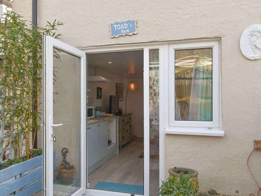 Exterior | Toad’s Pad, Bashley, near New Milton
