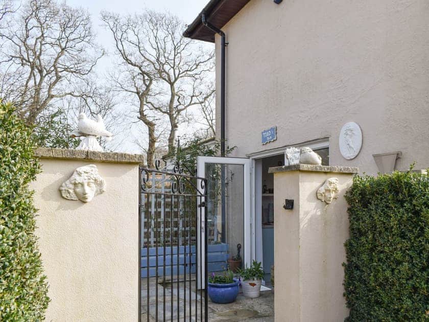 Exterior | Toad’s Pad, Bashley, near New Milton