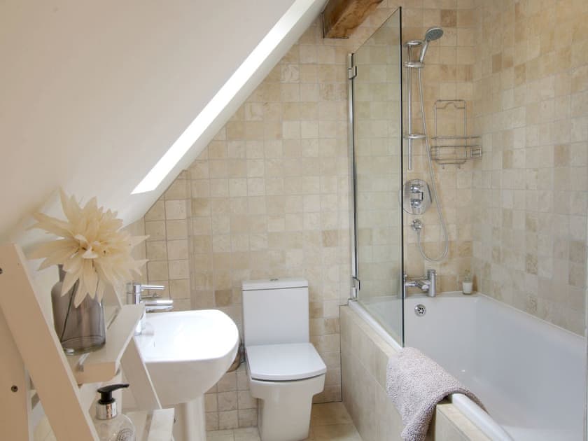 Bathroom | Windfall Cottage, Beckford
