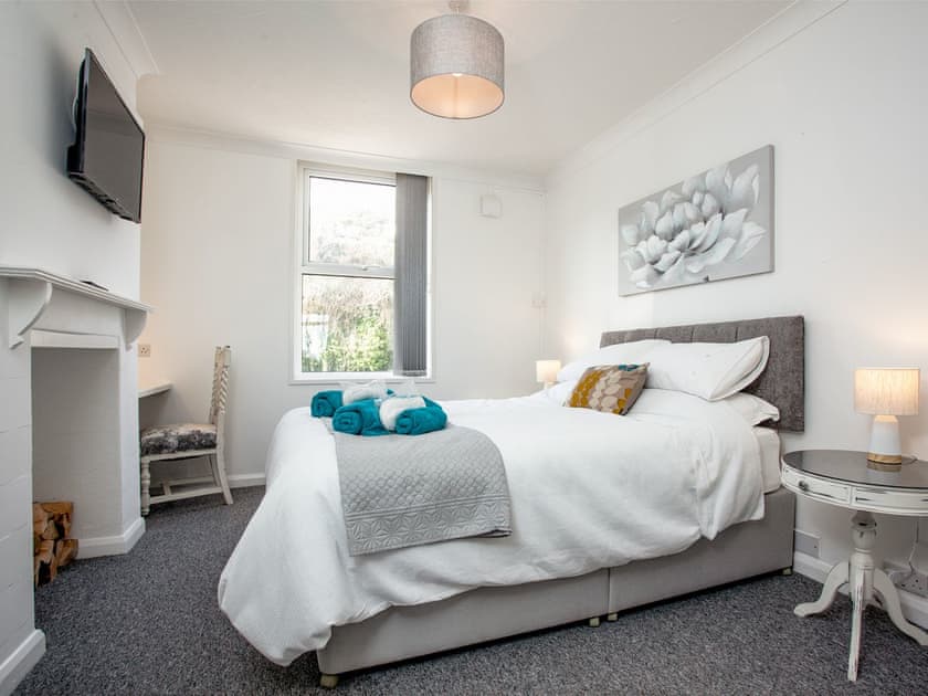 Double bedroom | Herons Haven - Harbourside Holiday Apartments - Herons Haven, Paignton