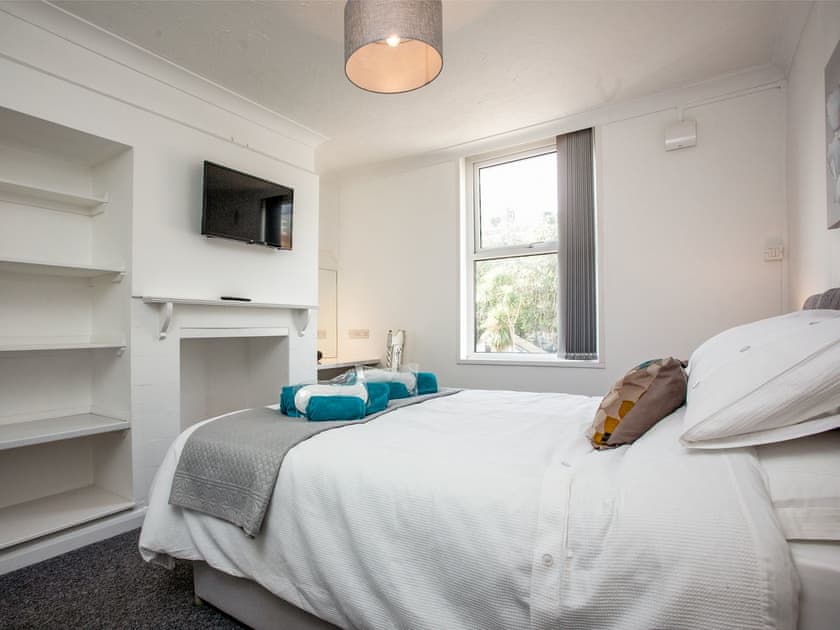 Double bedroom | Herons Haven - Harbourside Holiday Apartments - Herons Haven, Paignton
