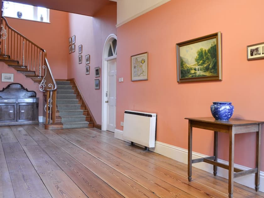 Entrance hall | Shaw End Man, Kend