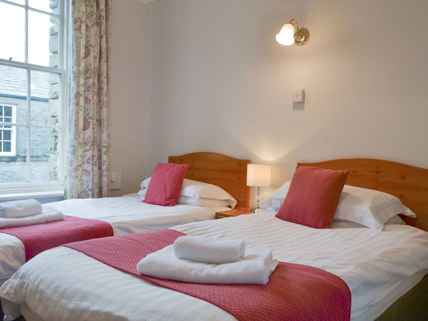 Twin bedroom | Shaw End Mansion- Apartment 3 - Shaw End Mansion, Kendal