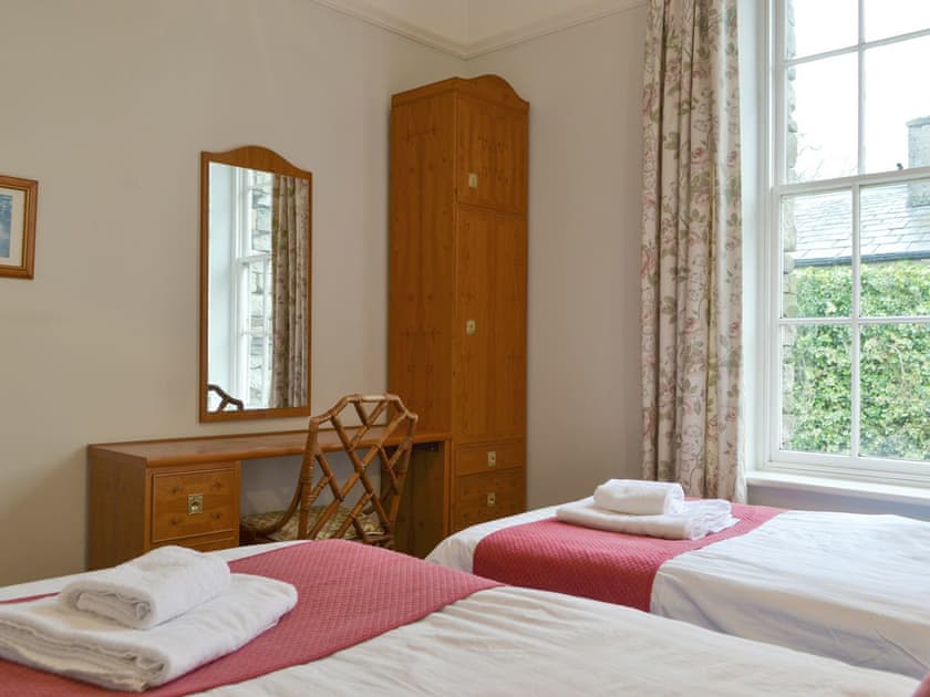 Twin bedroom | Shaw End Mansion- Apartment 3 - Shaw End Mansion, Kendal