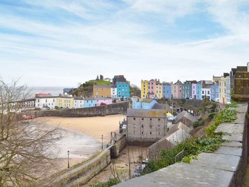 Surrounding area | Little Fishes, Tenby
