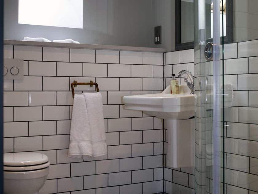 Shower room | Abercrombie - @Barra Castle, Oldmeldrum, near Inverurie