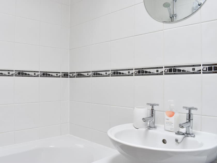 Bathroom | Sunnyside Cottage, Whitby