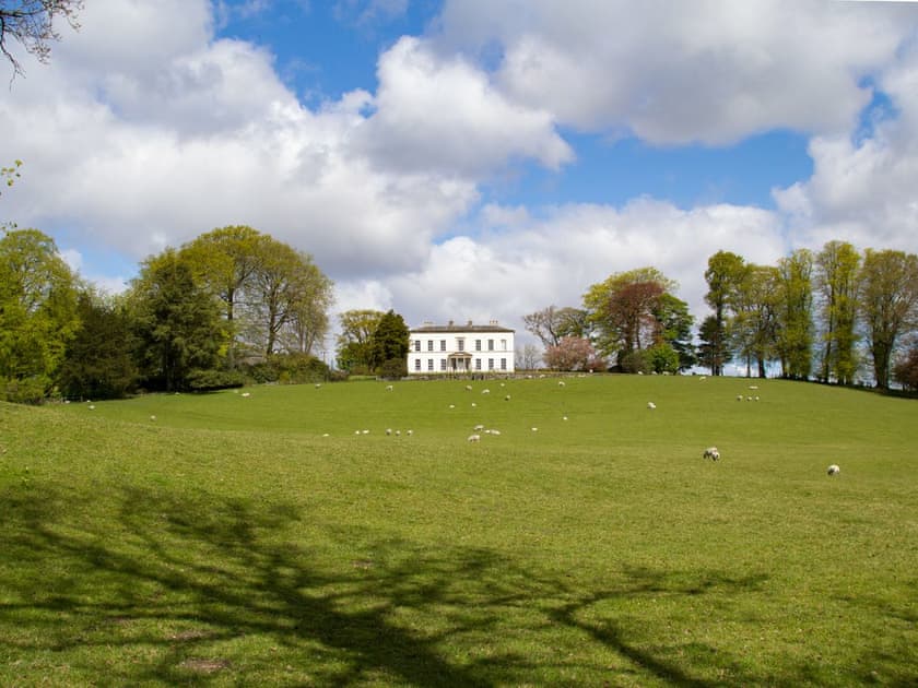 Garden and grounds | Shaw End Man, Kend