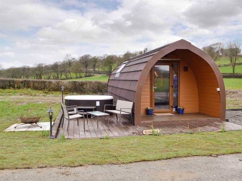Cambrian Mountains Glamping - Ty Twt Teifi