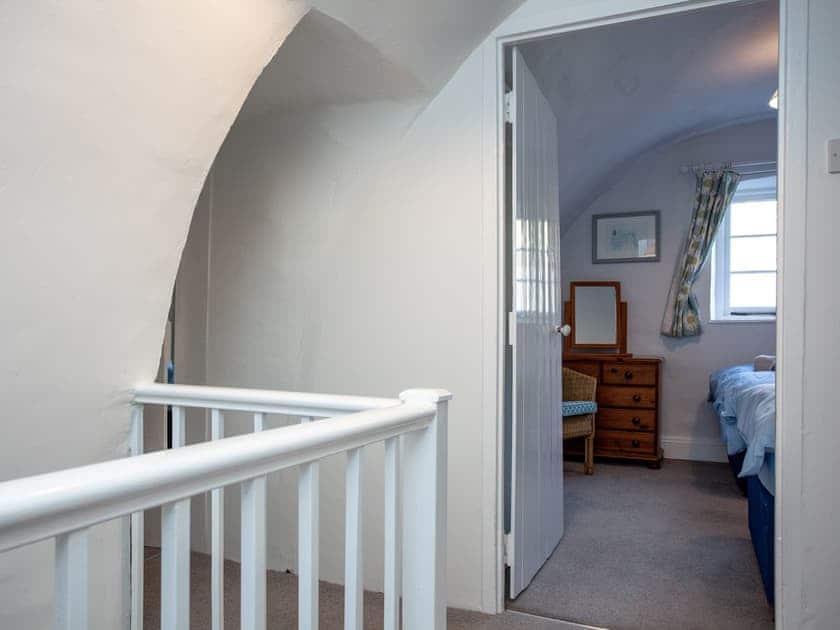 Landing | 1 Castle Cottage - Tuckenhay Mill, Bow Creek, between Dartmouth and Totnes