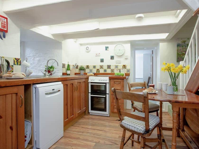 Kitchen/diner | 2 Castle Cottage - Tuckenhay Mill, Bow Creek, between Dartmouth and Totnes