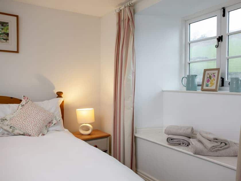 Double bedroom | 2 Castle Cottage - Tuckenhay Mill, Bow Creek, between Dartmouth and Totnes