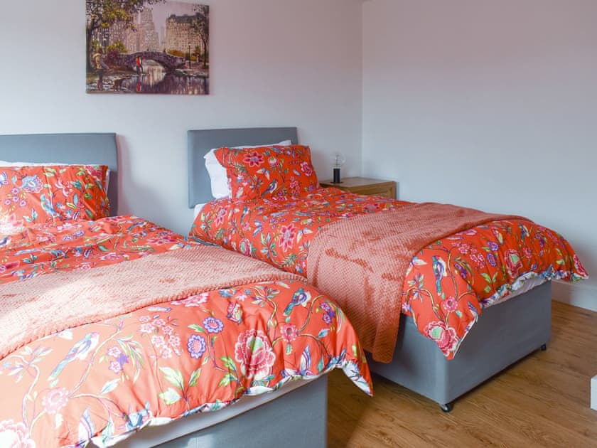 Twin bedroom | Chapel Farm Barn, Brabourne, near Ashford