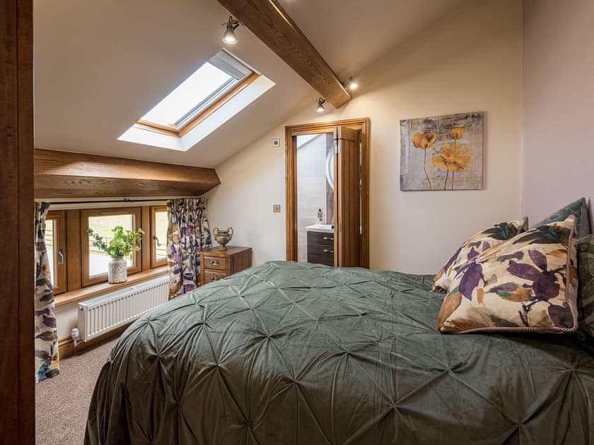 Double bedroom | Sycamore Barn - Hargreaves Head Holiday Cottages, Northowram, near Halifax 