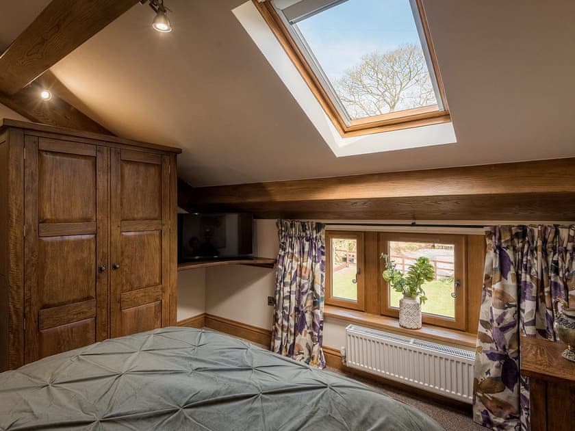 Double bedroom | Sycamore Barn - Hargreaves Head Holiday Cottages, Northowram, near Halifax 