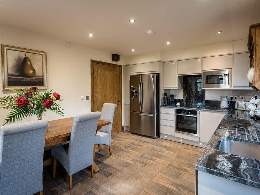 Kitchen/diner | Cedar Barn - Hargreaves Head Holiday Cottages, Northowram, near Halifax 