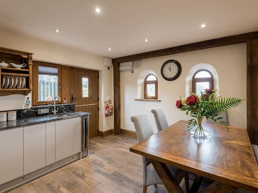 Kitchen/diner | Cedar Barn - Hargreaves Head Holiday Cottages, Northowram, near Halifax 