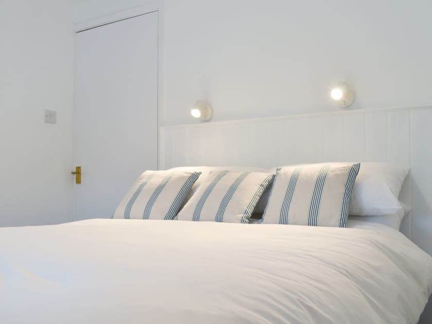 Double bedroom | Bojewyan Cottage, Pendeen