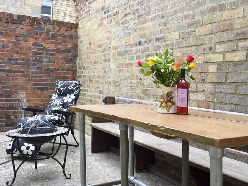 Sitting-out-area | Bede’s Rest, Amble, Morpeth
