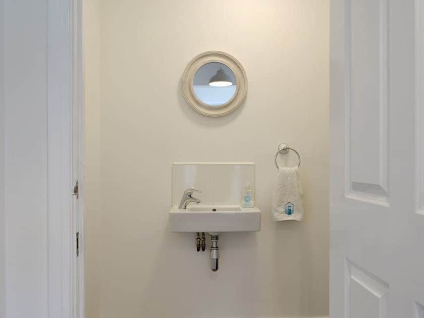Ground floor toilet | Pine View Cottage, Filey