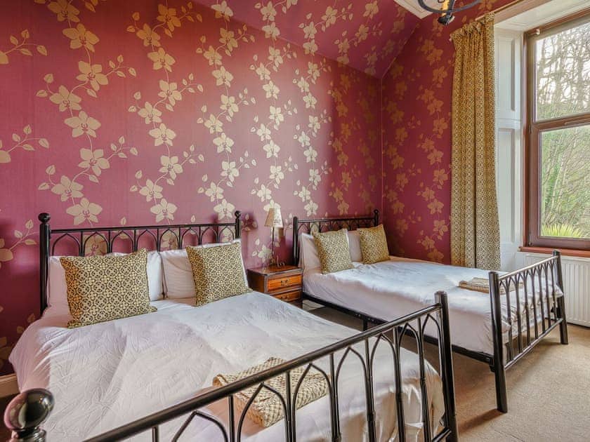 Twin bedroom | The Old Nunnery - The Old Nunnery and Retreat, Skelmorlie, near Largs