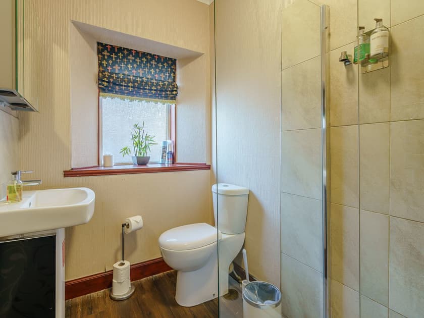 Shower room | The Old Nunnery - The Old Nunnery and Retreat, Skelmorlie, near Largs