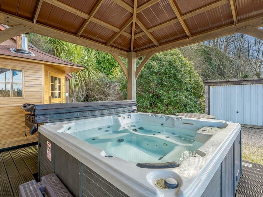 Hot tub | The Old Nunnery - The Old Nunnery and Retreat, Skelmorlie, near Largs