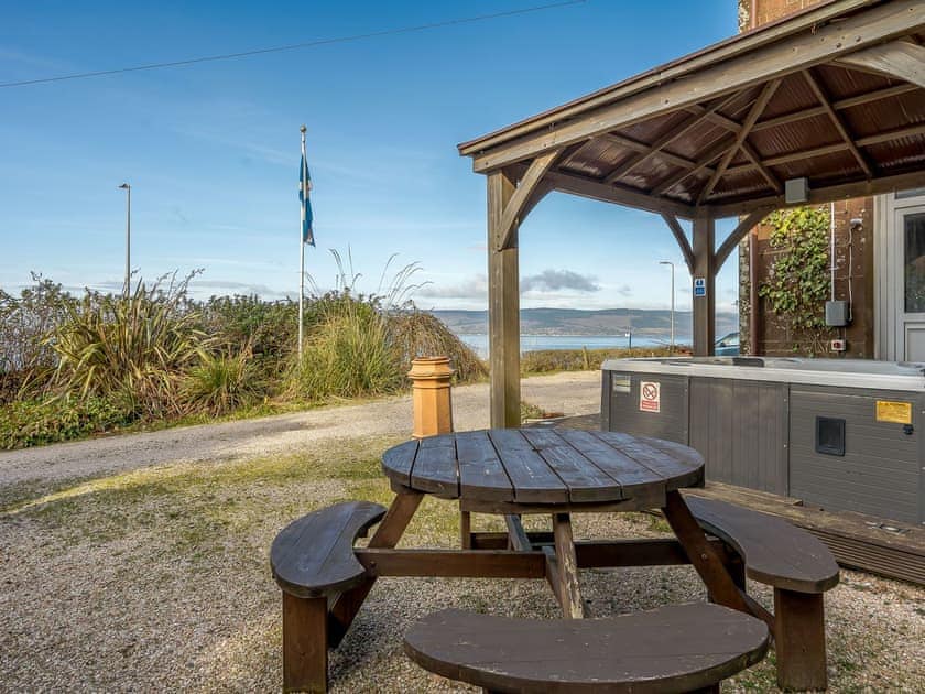 Sitting-out-area | The Old Nunnery - The Old Nunnery and Retreat, Skelmorlie, near Largs