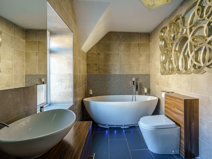 En-suite | The Wee Nunnery - The Old Nunnery and Retreat, Skelmorlie, near Largs