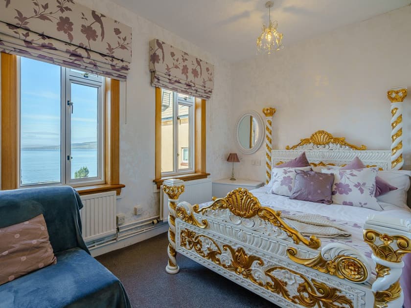 Four Poster bedroom | The Wee Nunnery - The Old Nunnery and Retreat, Skelmorlie, near Largs