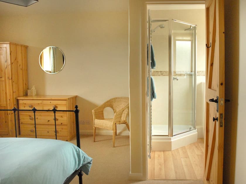Twin bedroom | The Granary - North Mere, Kenilworth
