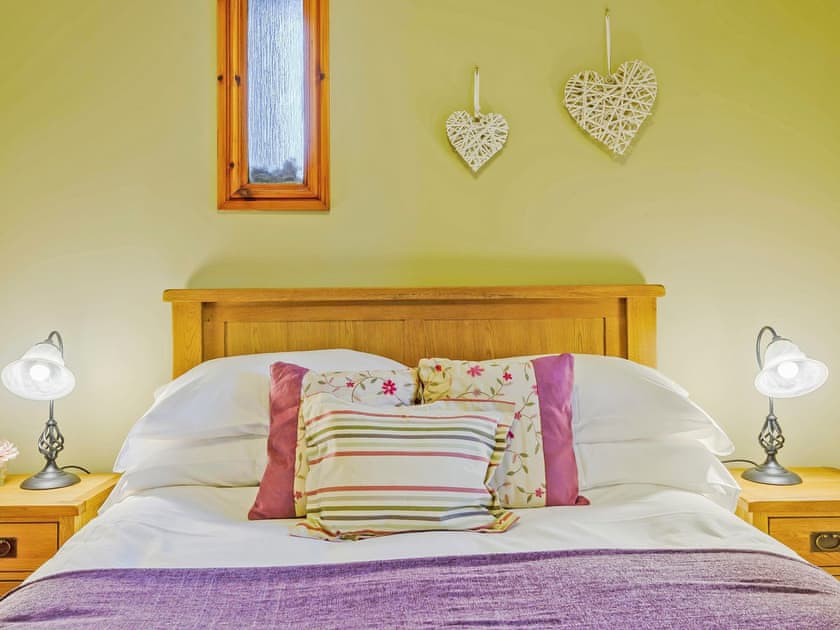 Double bedroom | Bwthyn - Rhyddallt Ganol Cottages, Caethro, near Caernarfon