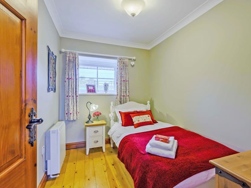 Single bedroom | Bwthyn - Rhyddallt Ganol Cottages, Caethro, near Caernarfon