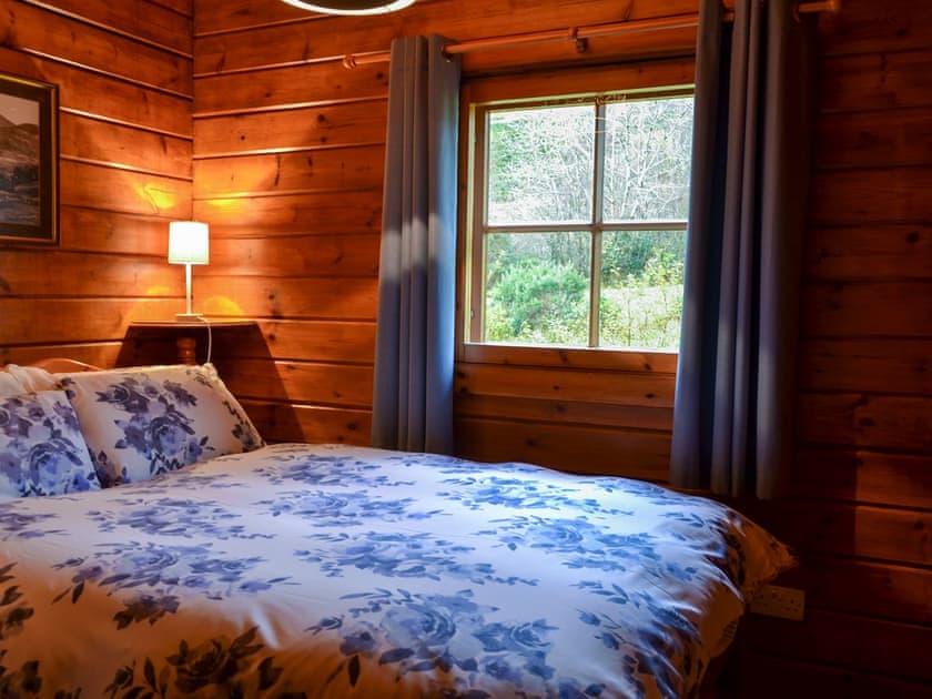 Double bedroom | Dontra Log Chalet 1 - Dontra Log Chalets, Banavie, near Fort William