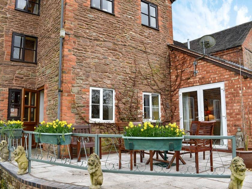 Sitting-out-area | Cider Mill, Tenbury Wells