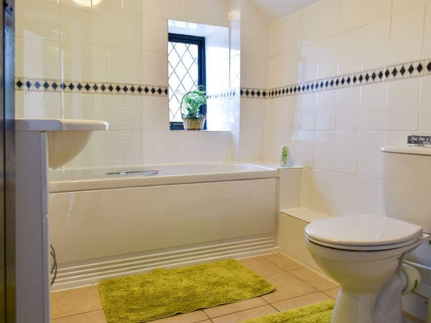 Bathroom | Barn Court Cottage, Washfield, near Tiverton