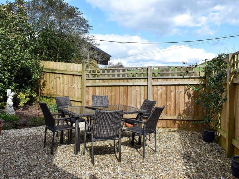 Sitting-out-area | Barn Court Cottage, Washfield, near Tiverton