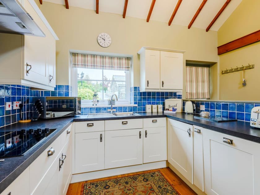Kitchen | Beudy - Rhyddallt Ganol Cottages, Caethro, near Caernarfon