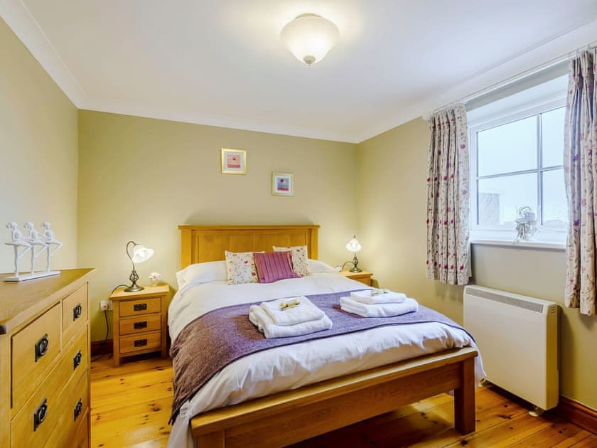 Double bedroom | Beudy - Rhyddallt Ganol Cottages, Caethro, near Caernarfon