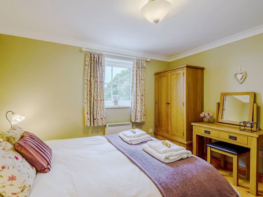 Double bedroom | Beudy - Rhyddallt Ganol Cottages, Caethro, near Caernarfon