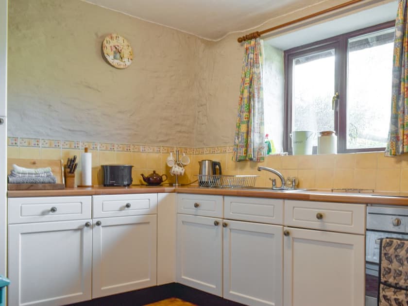 Kitchen | Fern Cottage - Riscombe Farm Cottages, Exford