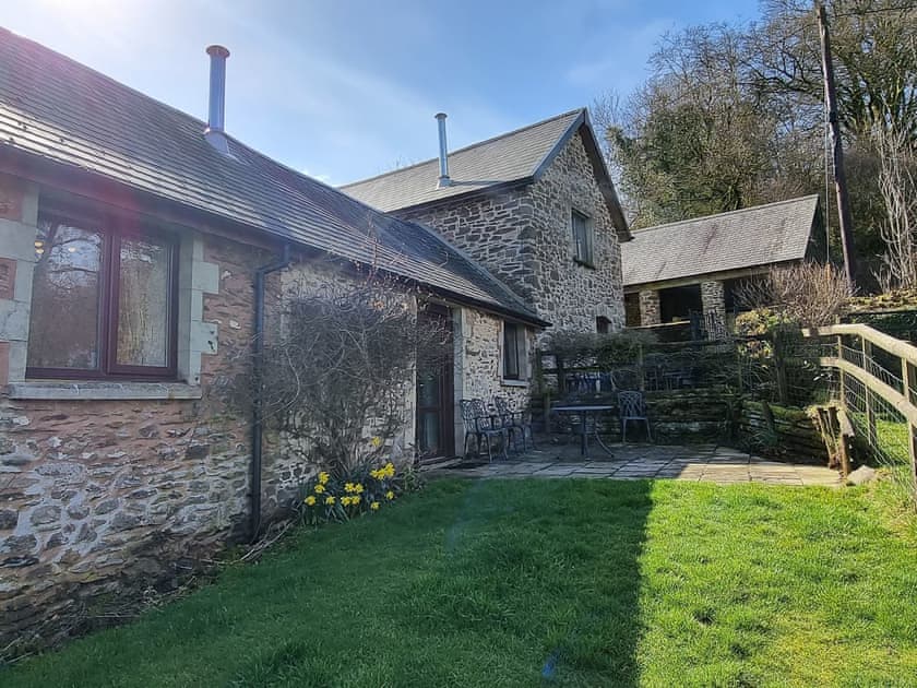 Garden | Fern Cottage - Riscombe Farm Cottages, Exford
