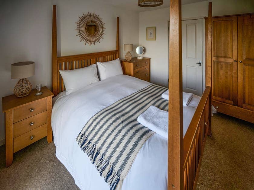 Master bedroom | The Mill - Bach Wen Cottages, Clynnog Fawr