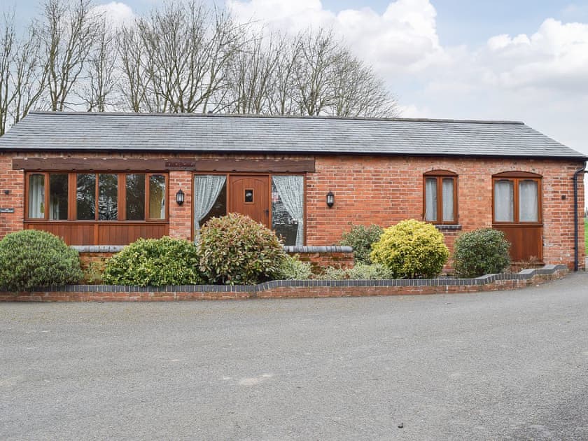 Exterior | The Coach House - North Mere, Kenilworth