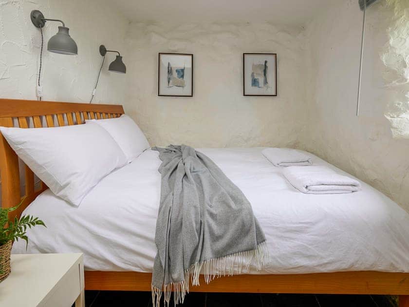 Double bedroom | Stables - Bach Wen Cottages, Clynnog Fawr