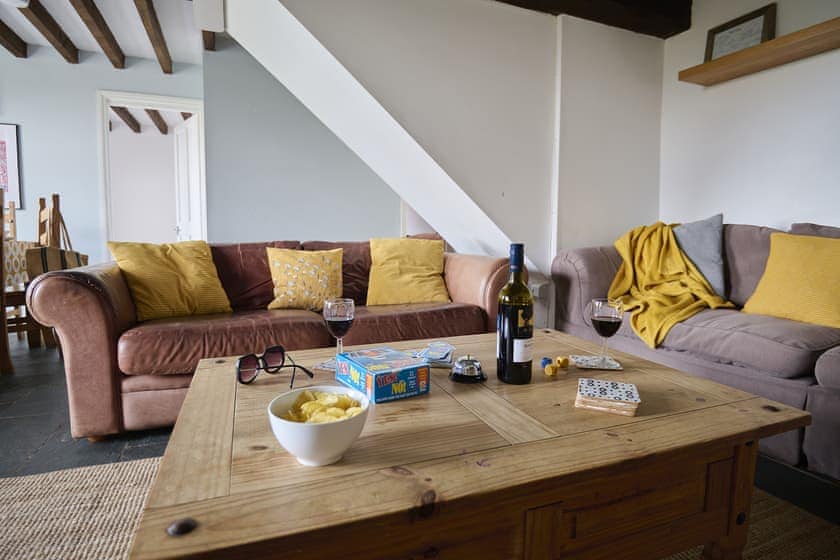 Living room/dining room | Granary - Bach Wen Cottages, Clynnog Fawr